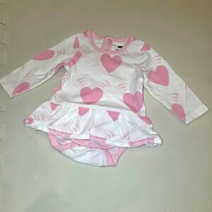 EUC monica + andy hearts body suit with dress sz 0-3 months